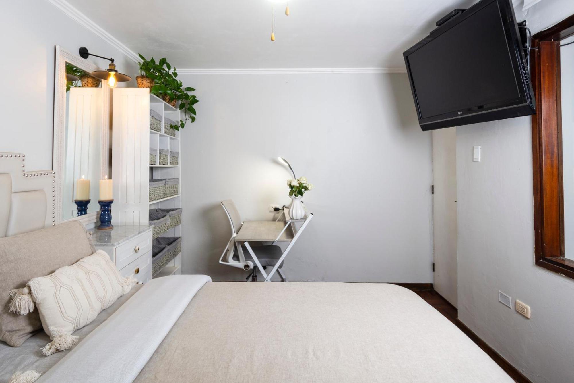 Casa Ramos Salamanca - Airport Pick Up And Drop Off Service - Homestay Lima Zewnętrze zdjęcie